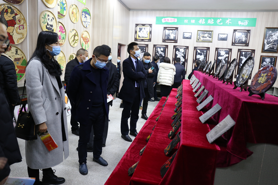 全体参会人员在坛同小学实地参观学习_副本.jpg